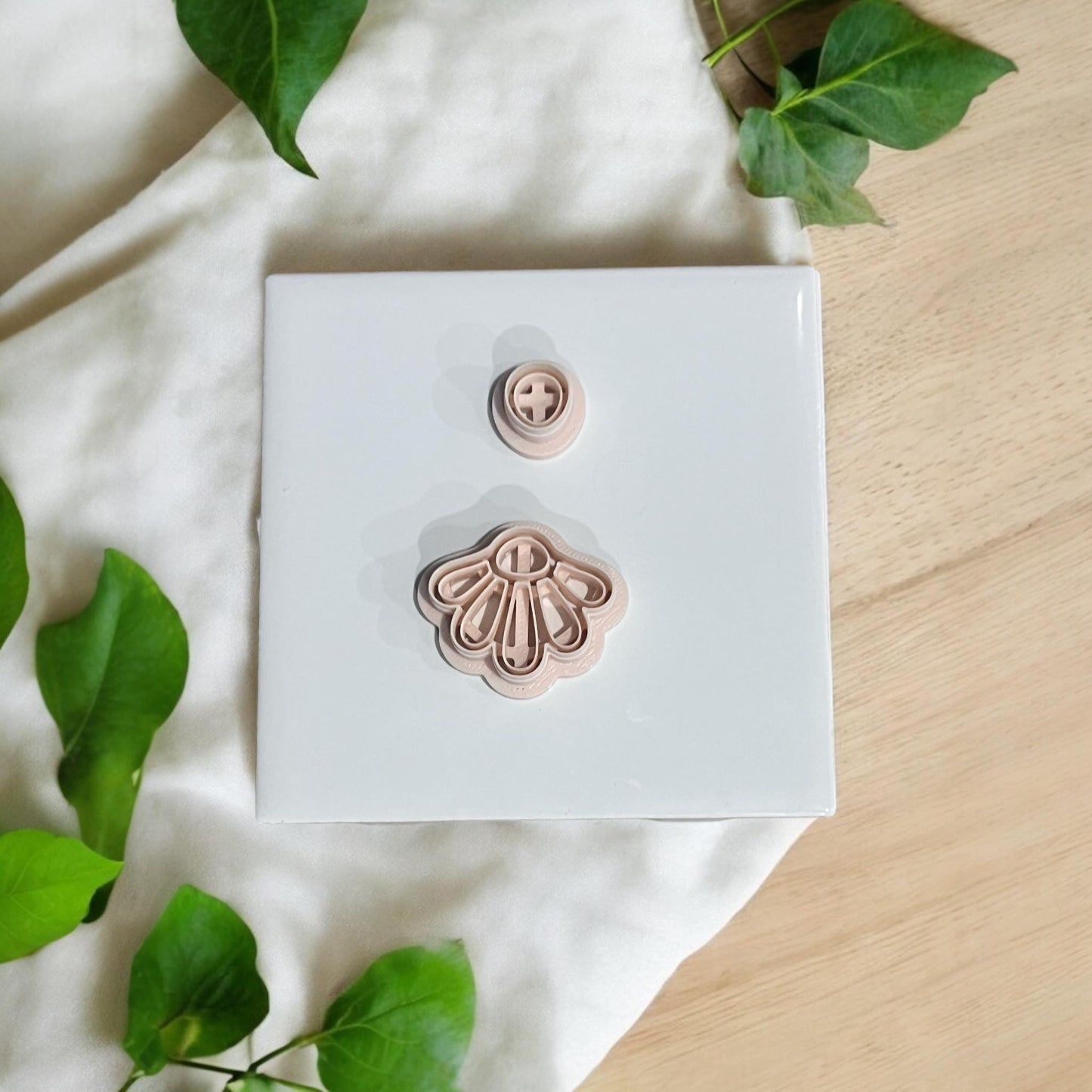 Daisy Petal Flower Clay Cutter Set for Polymer Earrings – Boho Stud and Embossed Daisy Shape, Flower Earring Cutter