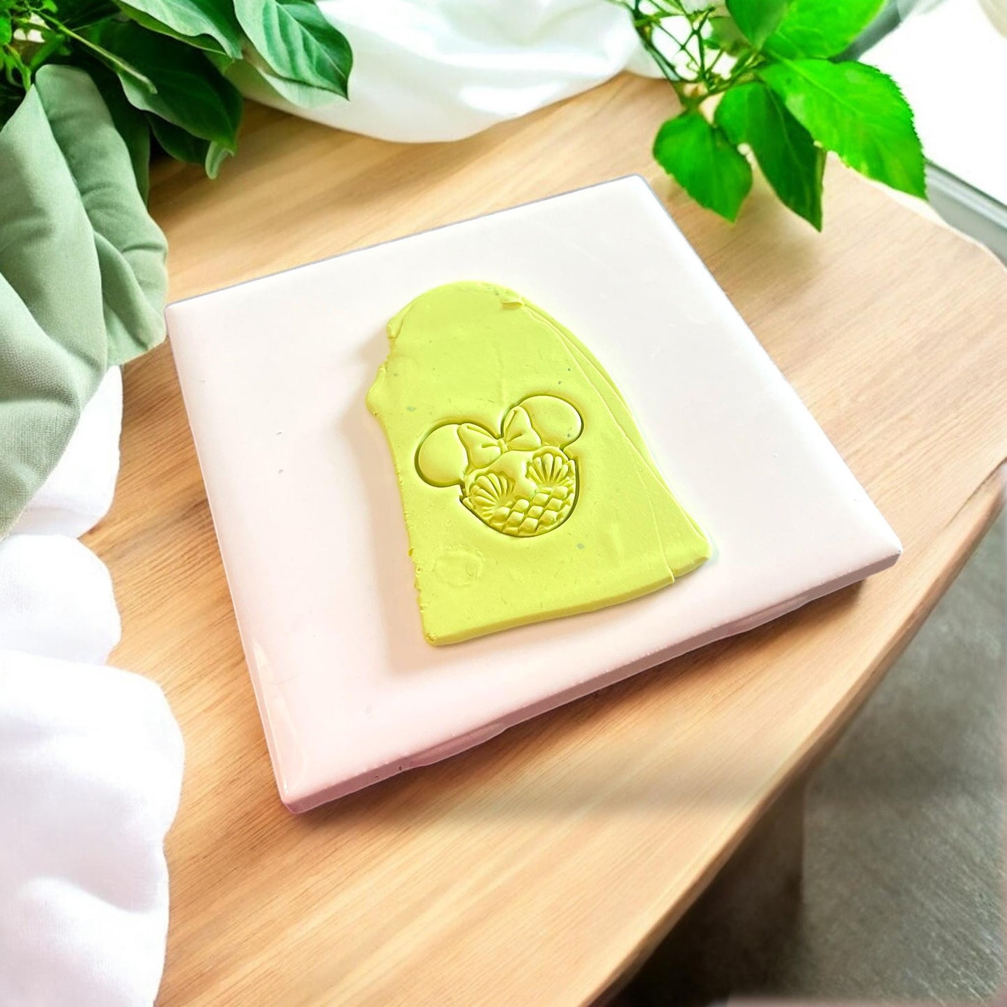 mouse bow clay cutter