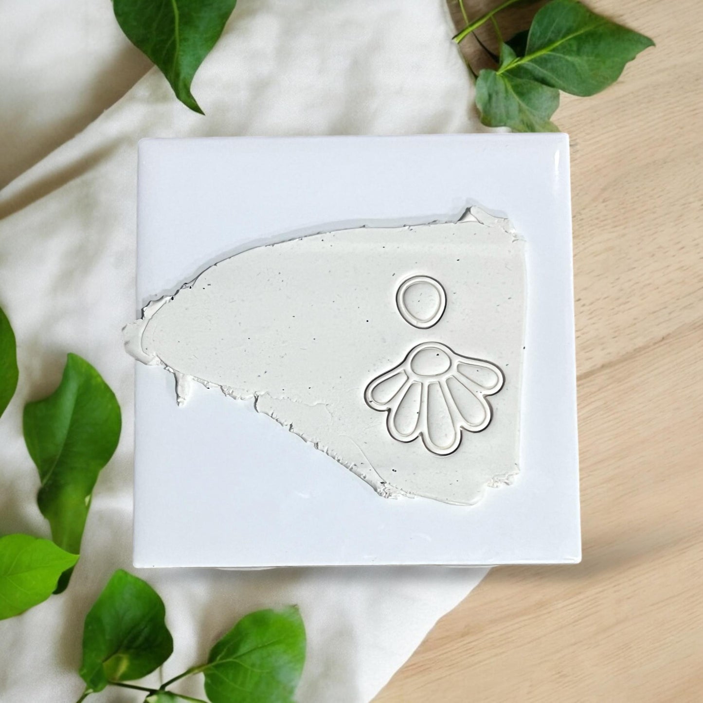Daisy Petal Flower Clay Cutter Set for Polymer Earrings – Boho Stud and Embossed Daisy Shape, Flower Earring Cutter