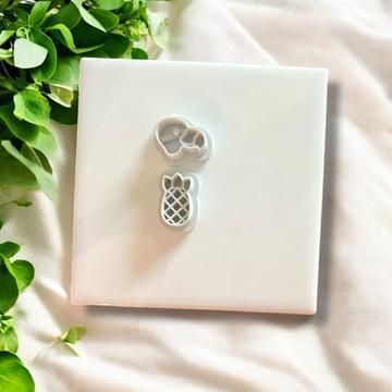Polymer clay cutter set: flamingo and pineapple