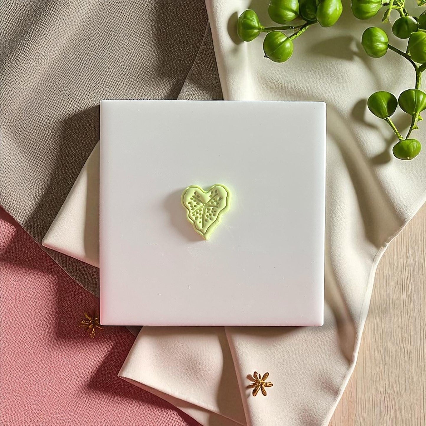 Tropical heart leaf design close-up