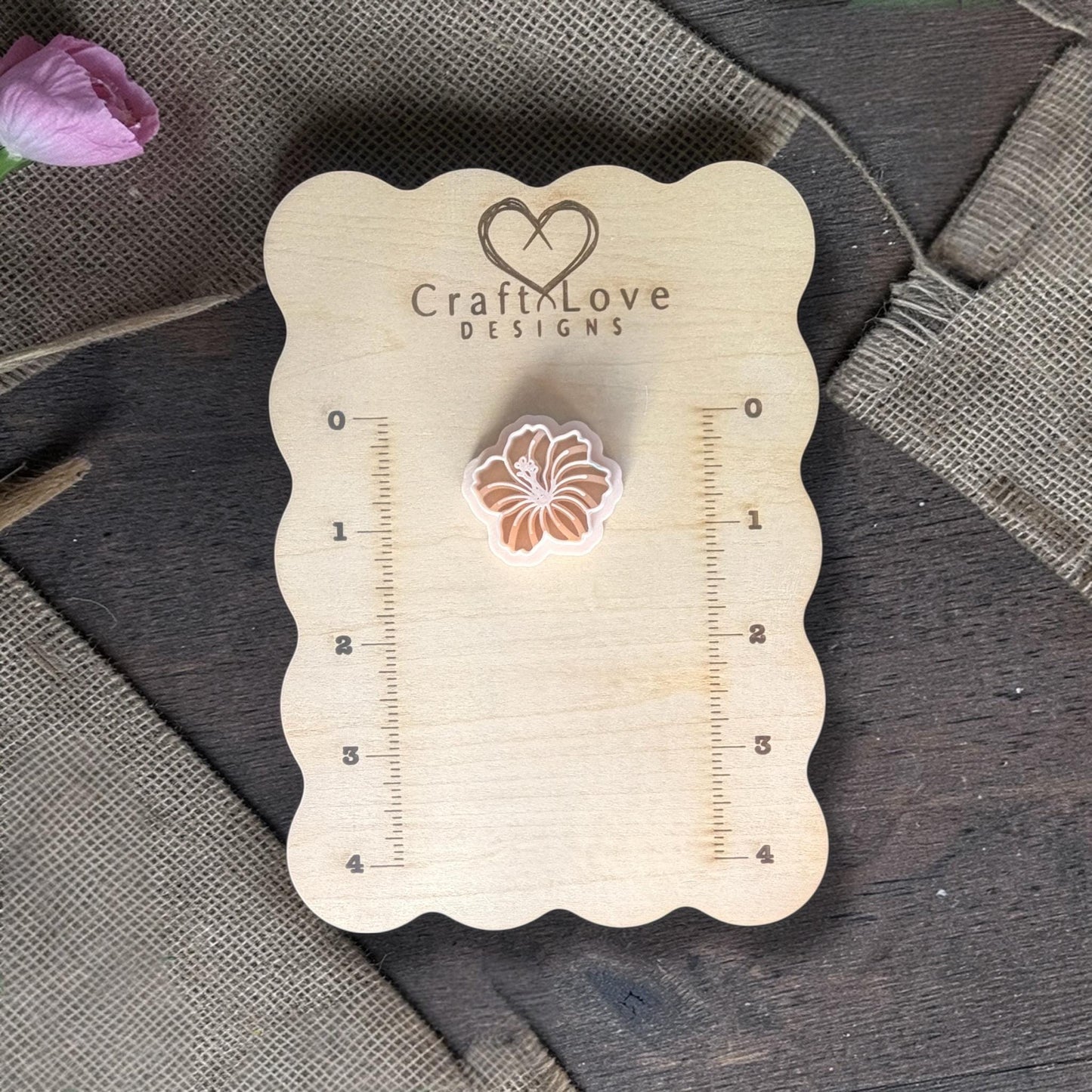 Beige hibiscus cutter.