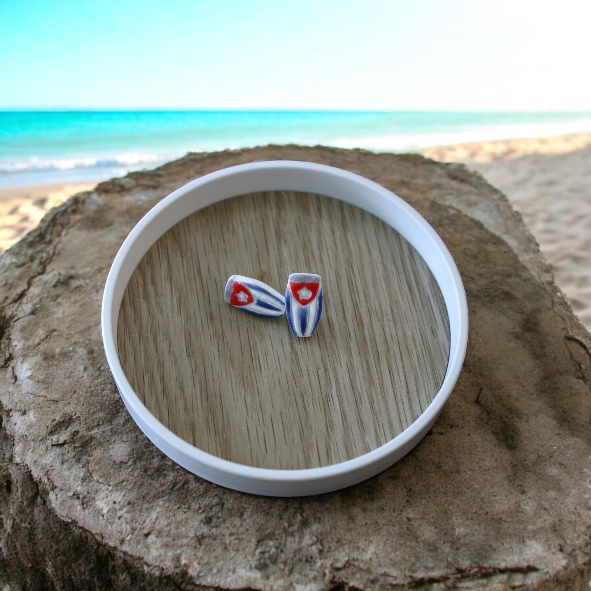 caribbean flag bongo studs