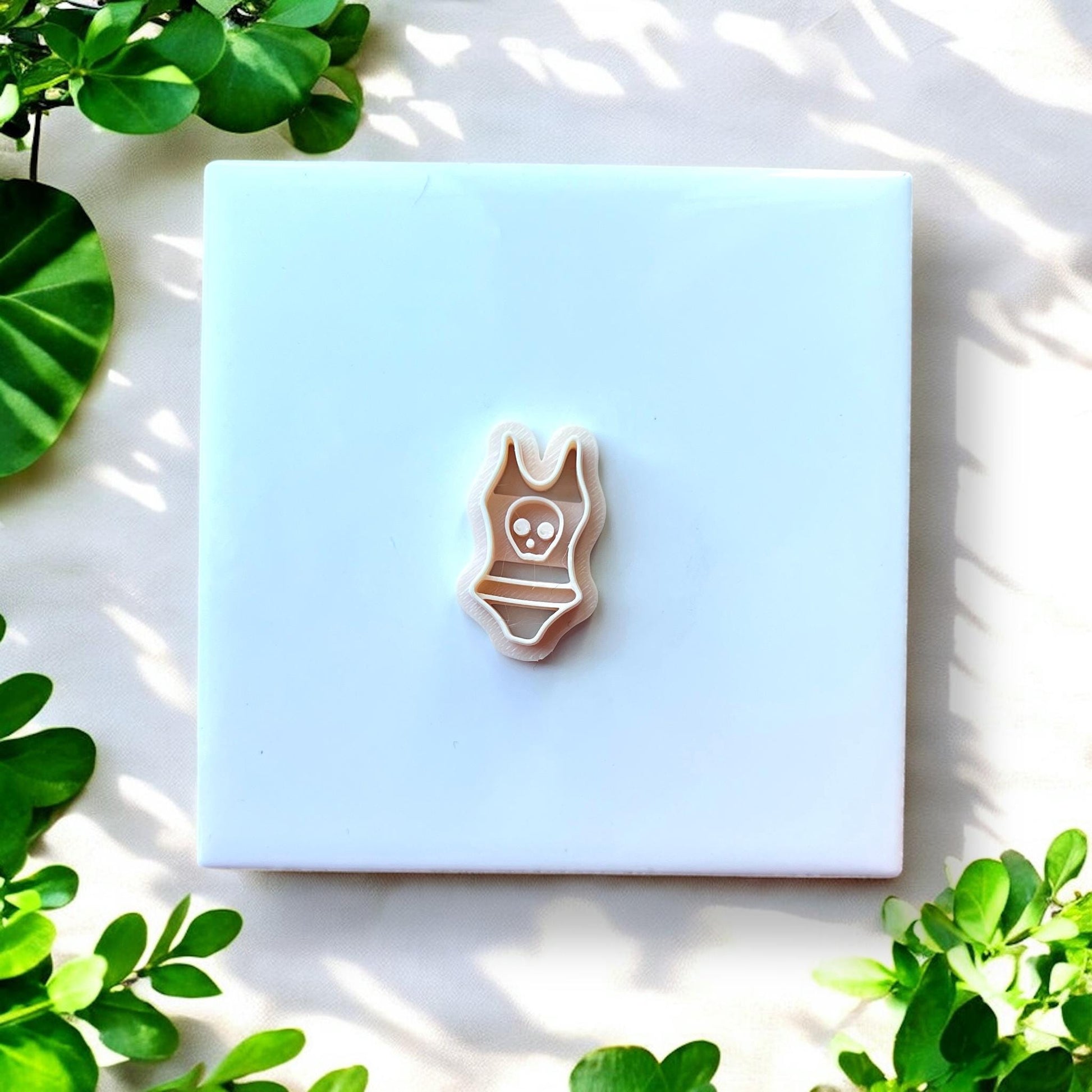 bodysuit shape cutter for clay