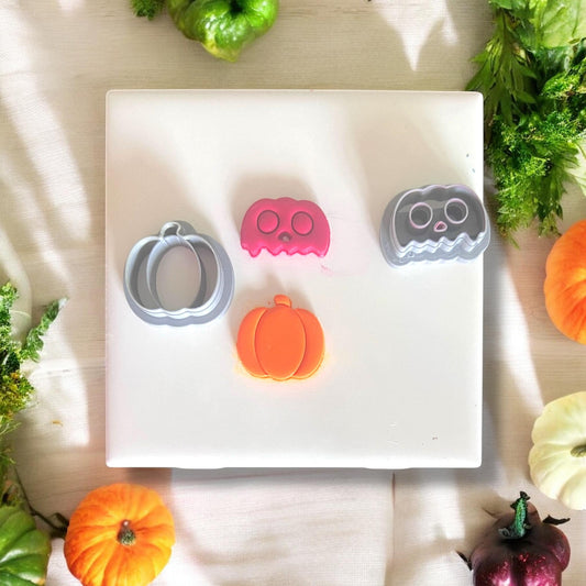 Skull and pumpkin cutter set with matching clay pieces