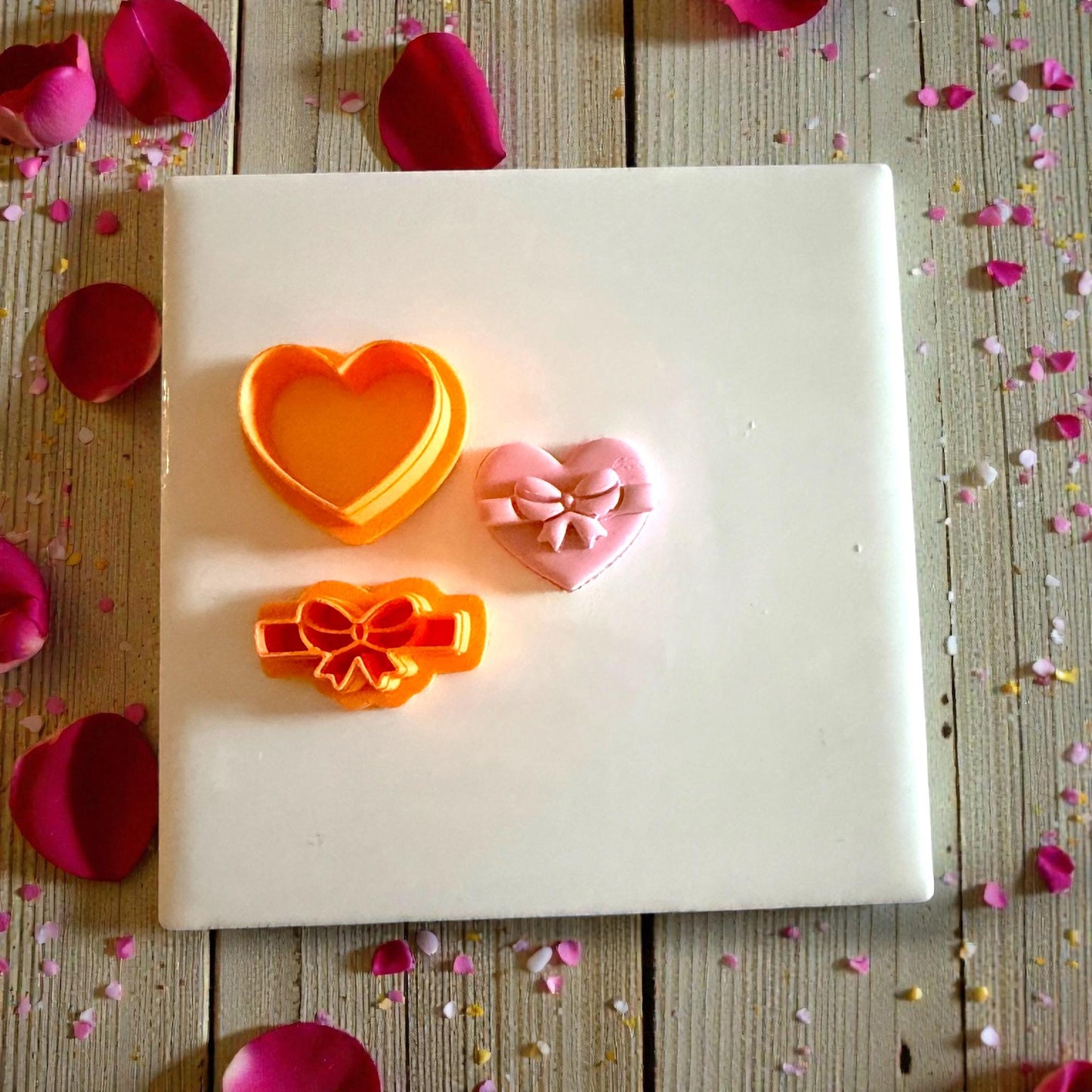 heart gift box cutter set with clay impression