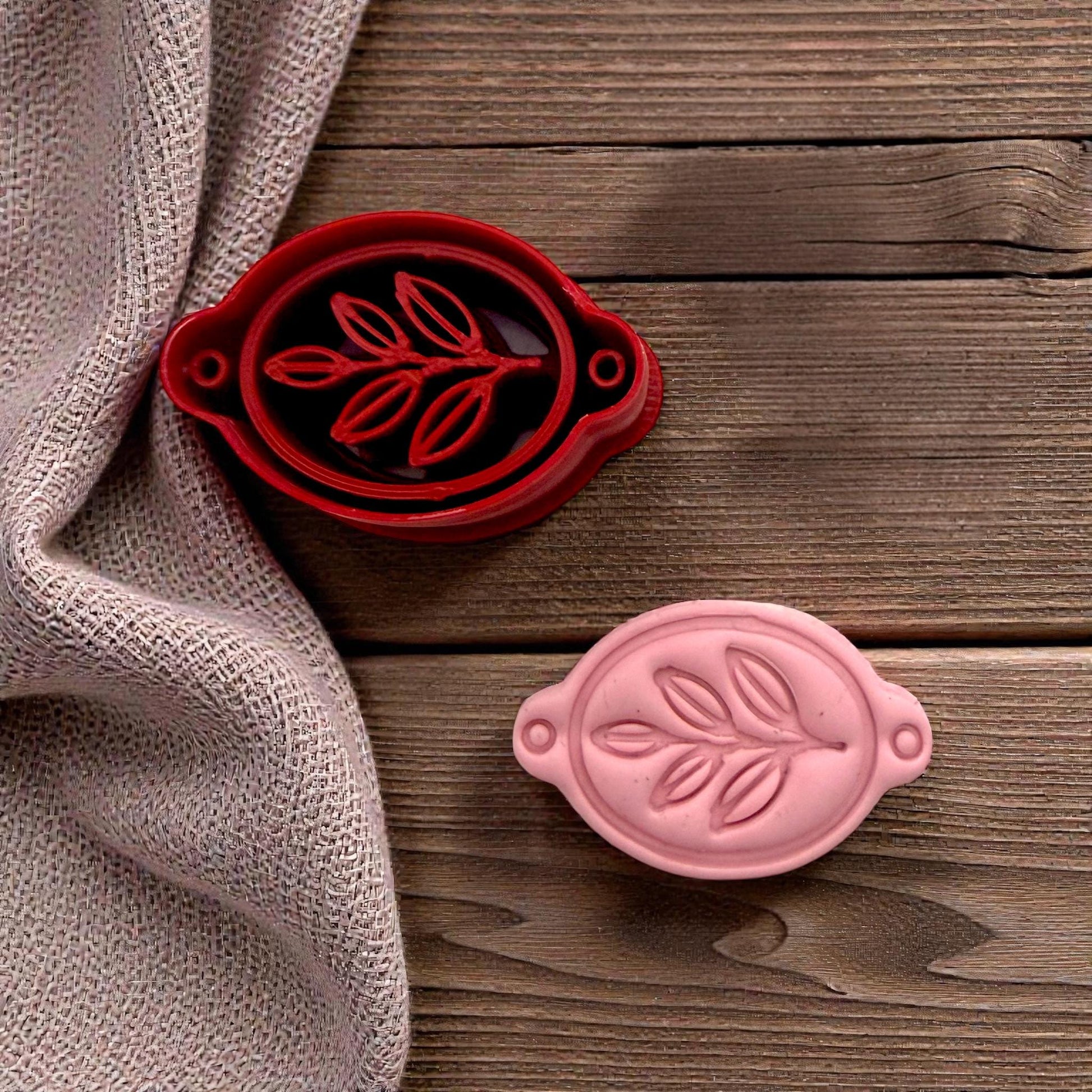 red leaf bracelet cutter with clay impression