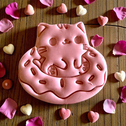 closeup large kitty in doughnut clay detail