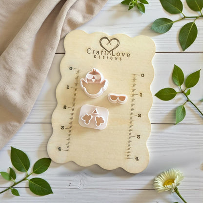 chick cutter set on sizing board