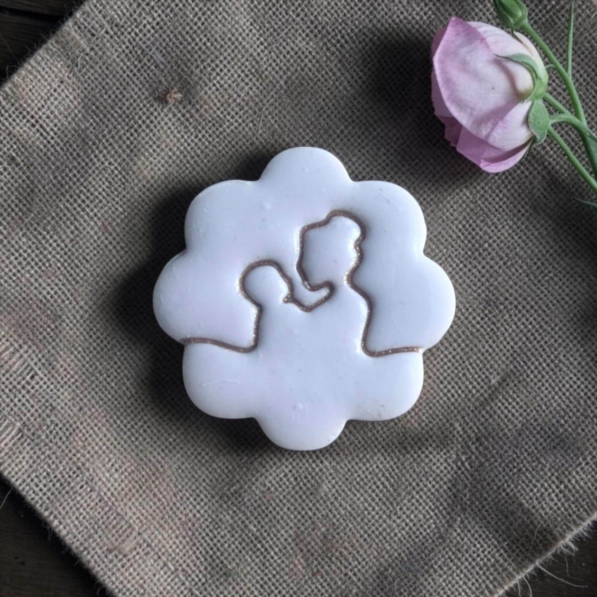 mama baby earring clay cutter with scalloped frame