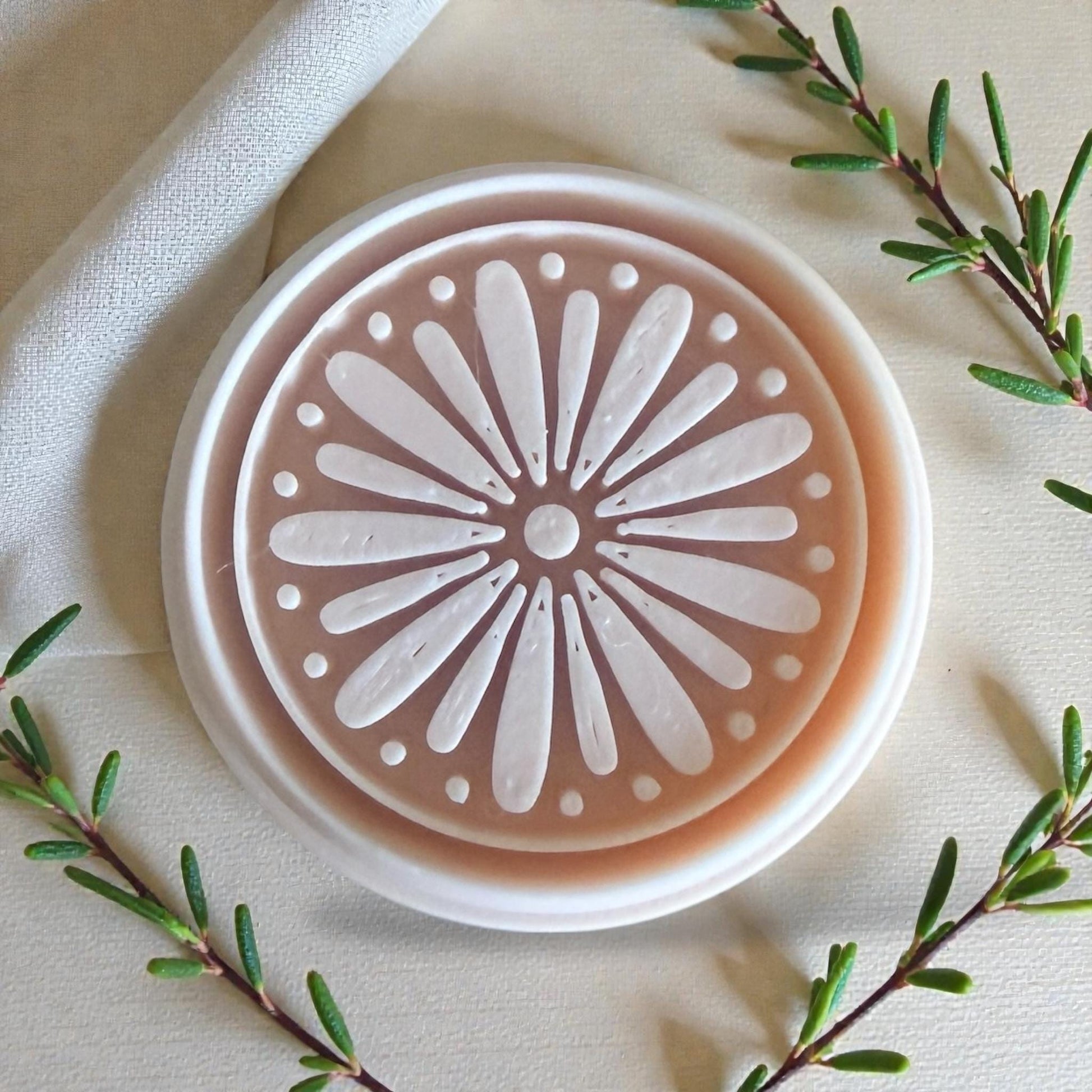 round daisy burst clay piece