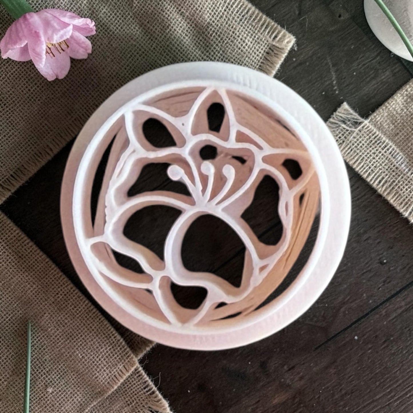 Beige poppy flower cutter.