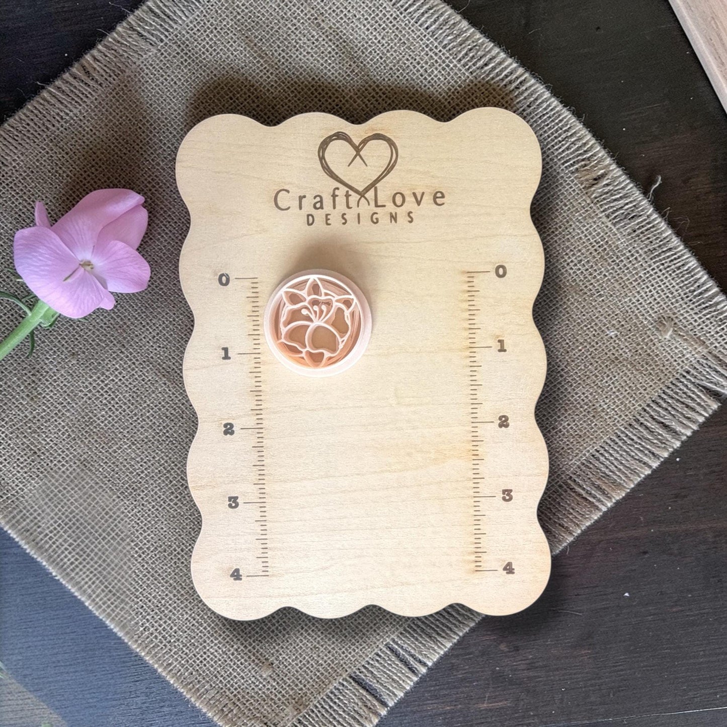 Beige poppy flower cutter.