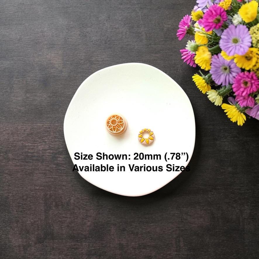 Mini floral cutters with size reference text 20mm displayed